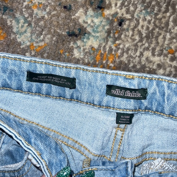 light blue denim ripped jeans - size 6 - high rise baggy - raw hem - Picture 2 of 2